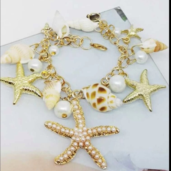 Seashell Charm Bracelet - Picture 3 of 8
